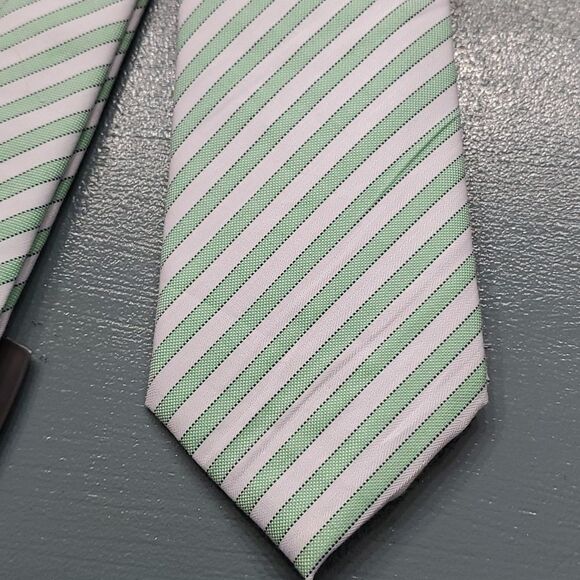 Men's Giorgio g.T.Rhodes Vero Beach NWT Tie, new with tags. Green/white. - Picture 2 of 8